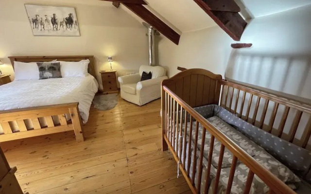 Granary Barn, A Rural Retreat - Private Hot Tub,