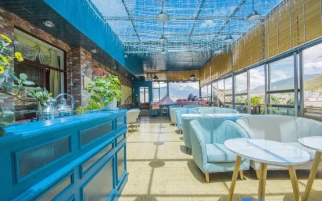 Alice Hotel