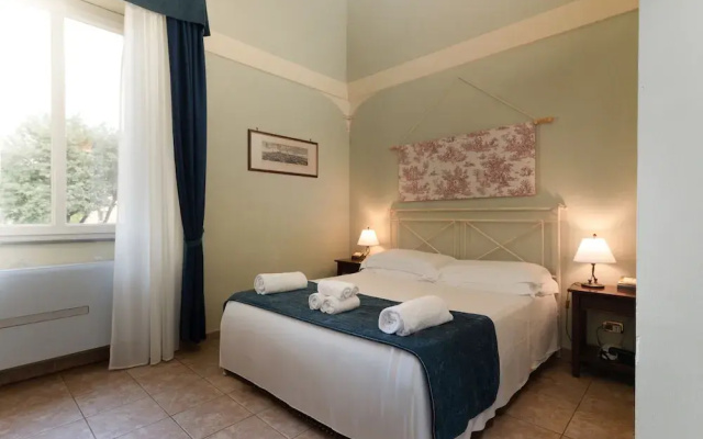 Hotel with swimming pool in Riparbella