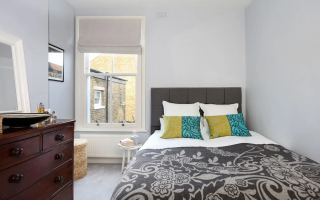 2 Bedroom Flat in Kensal Green