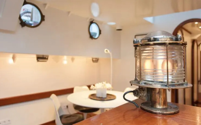 Golden Anchor Houseboat