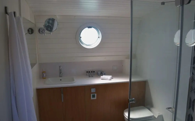 Tagus Marina - Houseboat