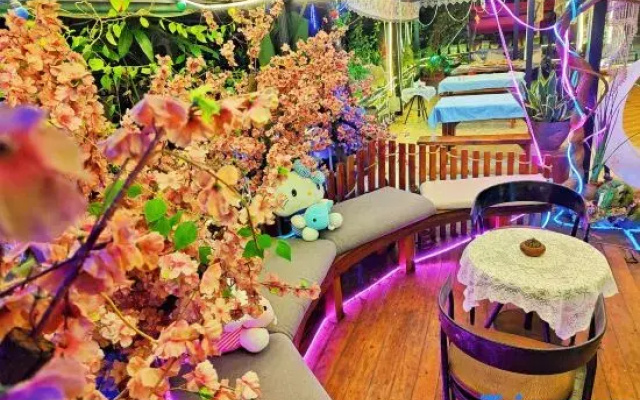 Beihai Bucket Yujiao Homestay (Weizhou Island West Point Wharf Branch)