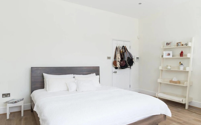 Spacious And Stylish 3BR Apartment Near Paddington.