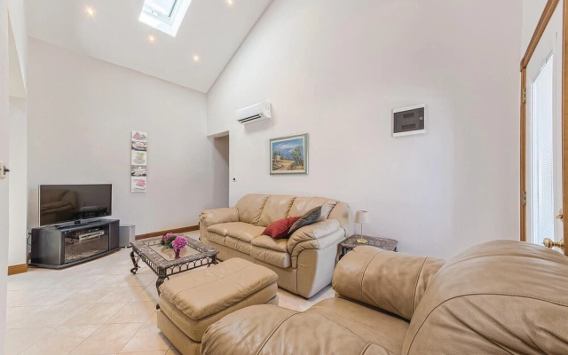 Stunning Home in Barban With Wifi and 6 Bedrooms