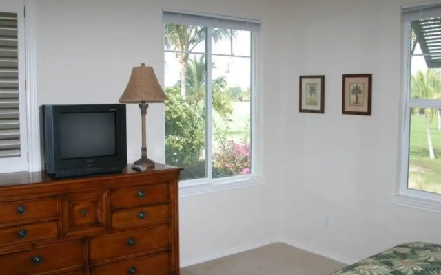 Fairway Villa Walk to Beach