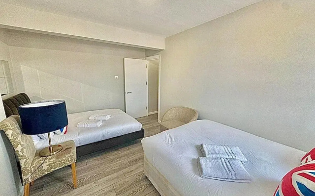Eastcote Place Apartment