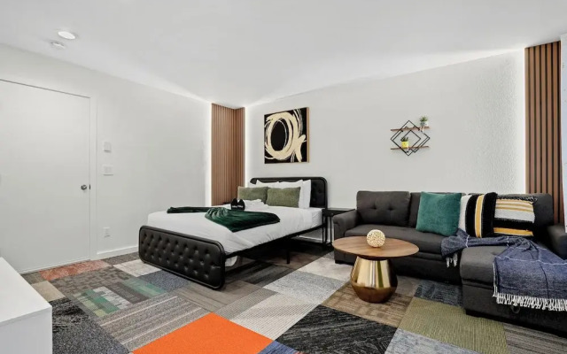 Beachy 1BR Escape with SofaBed Golf
