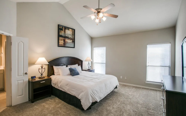 Beautifully furnished 3 bedroom Frisco