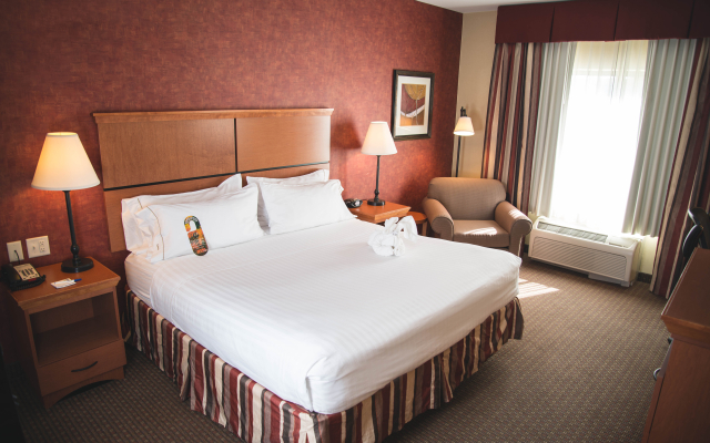 Holiday Inn Express & Suites Loveland by IHG
