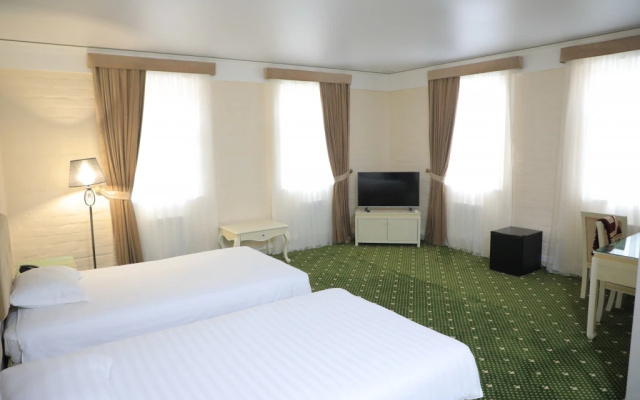 Bek Plus Hotel