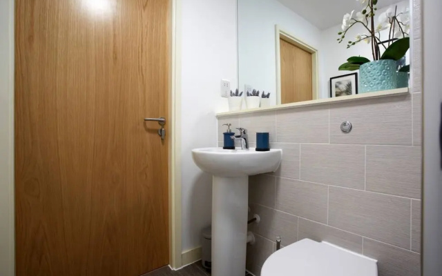 2 Bedroom Apartment, Leeds - Luxury & Contemporary