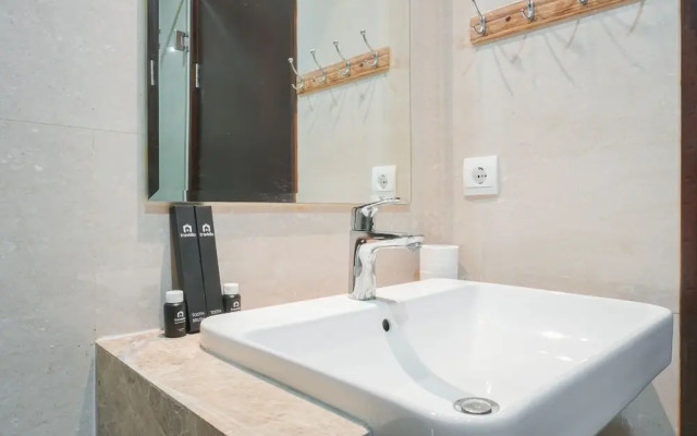 Comfort And Cozy Studio At Menteng Park Apartment