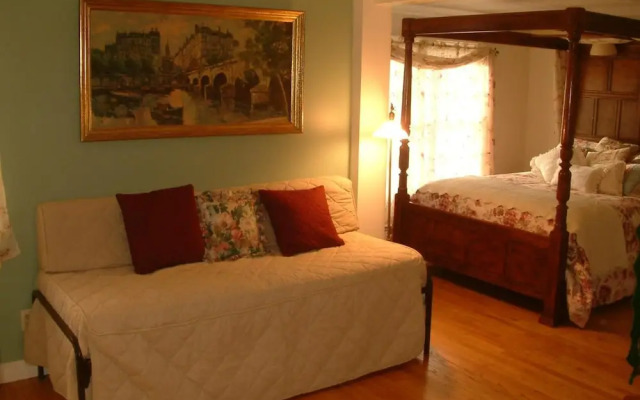 Truman Gillet House Bed & Breakfast