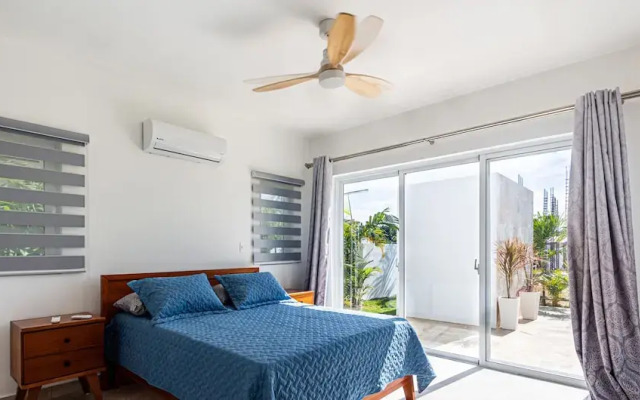 Spacious Family Suite, Ocean Village!