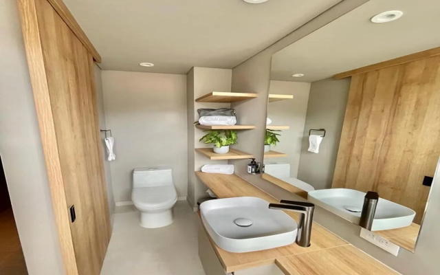 Icon 100 Luxury Apartasuites
