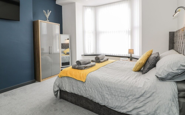 Flat 1, Mona House