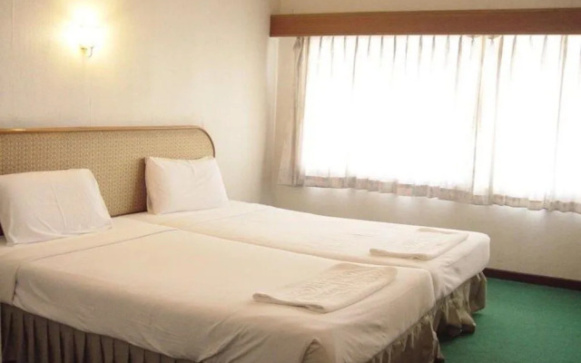 Hotel Petchkasem Grand