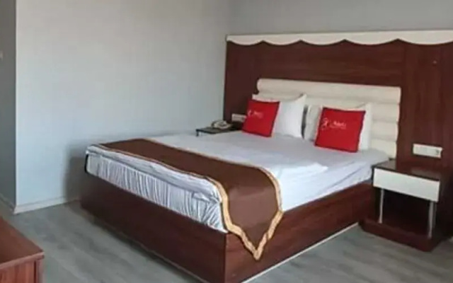 Adali Hotel & Suites