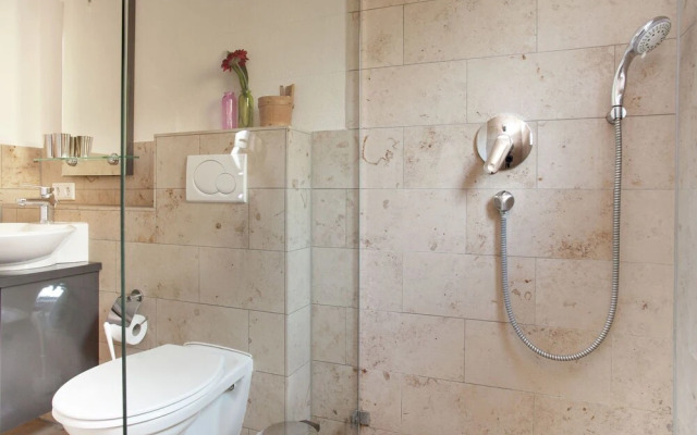 Beautiful Apartment With Private Terrace and a Separate Entrance