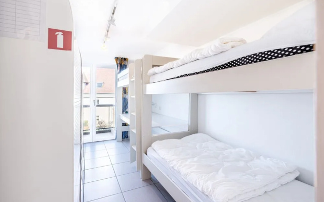Apartment in Oostduinkerke With Garage