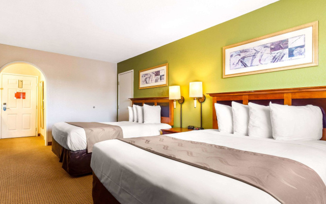 Auburn House Hotel