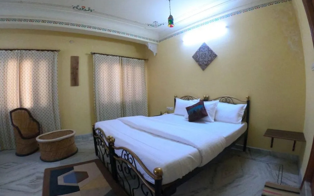 Little Peepal House