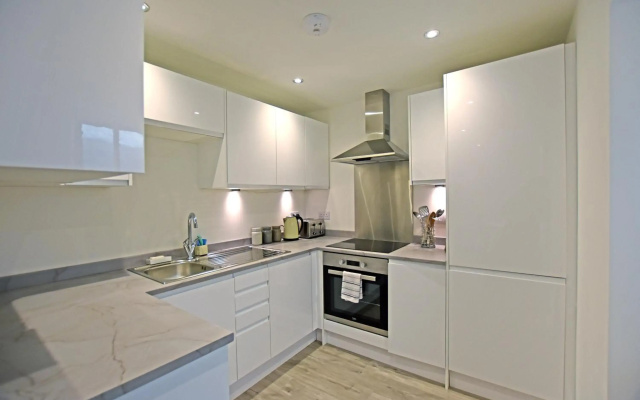 Brand New Town Centre Apartment