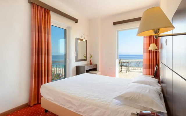 Akrata Beach Hotel