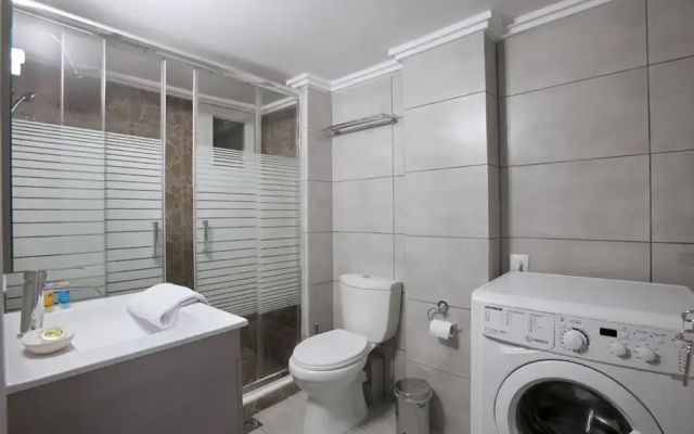 Zan Moreas A Simple & Minimal Apartment