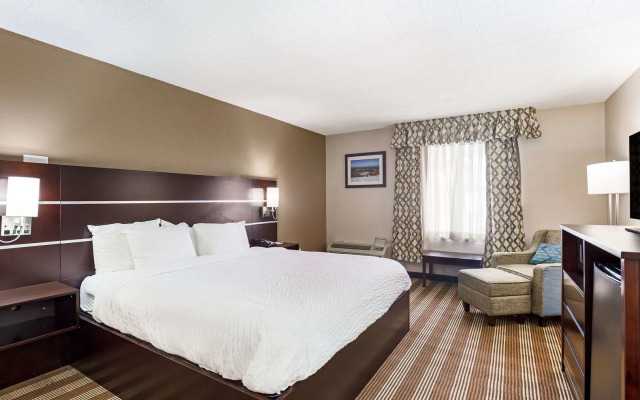 Clarion Inn & Suites Stroudsburg - Poconos