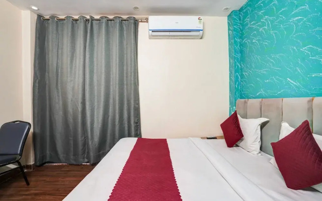 Hotel Twamev Couple Friendly Laxmi Nagar