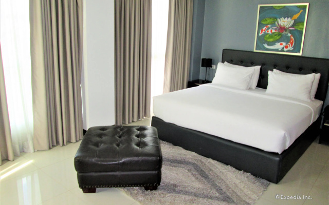 The Upperhouse Hotel – Boutique Stay with City & River Views