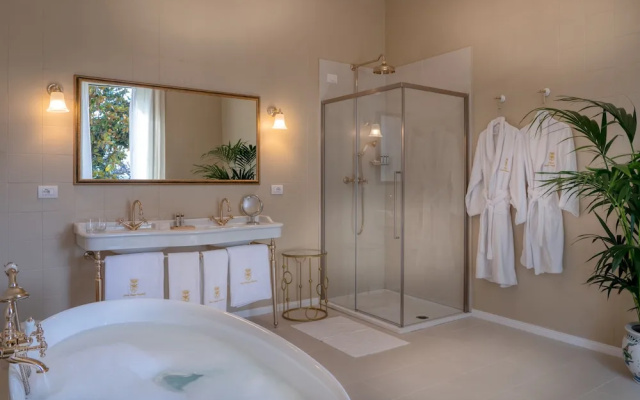 Palazzo Cavagna Sangiuliani Guest House