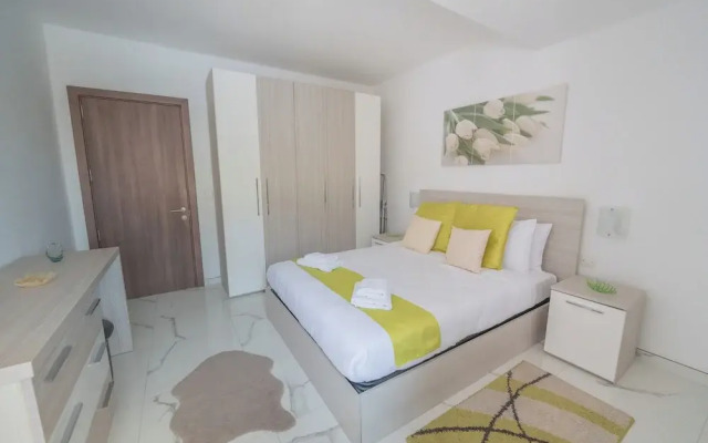 Chic Modern 1BR APT near Salina Bay