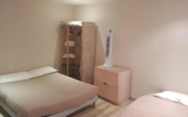 13 Rue de la Fontaine F11