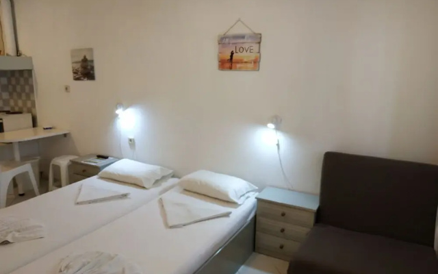 Beach Studio for Upto 3 Persons in Agia Pelagia
