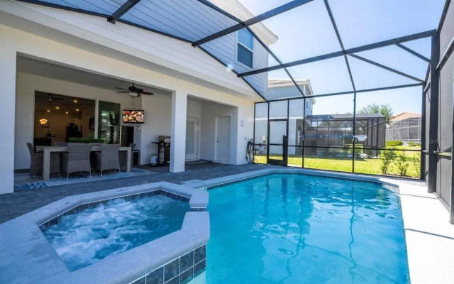 King Ensuite Private Bath Shared Home