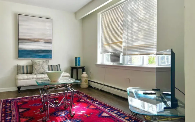 Elegant Brand New Apartment in Central Burlington
