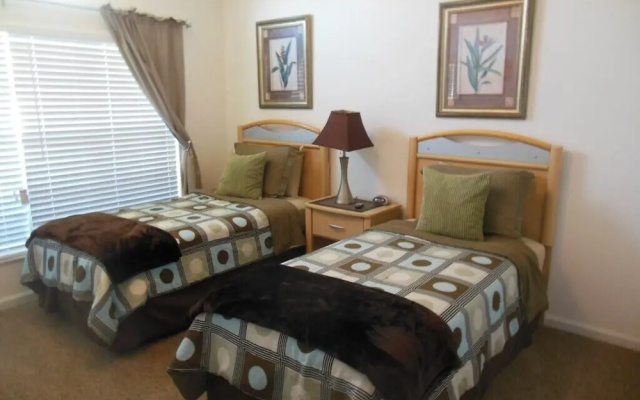 3 Bedroom, 2 Bath Disney Pool Home!