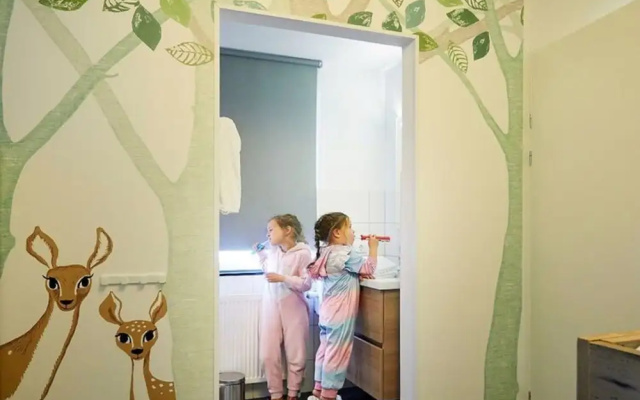 Villa With med Children's Room in Limburg