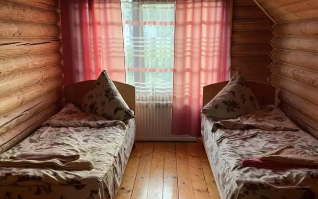 Wodden Cottage in Yasinya