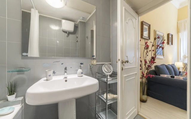 Ara Pacis Elegant Flat