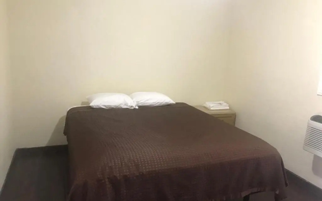 All 8 Motel