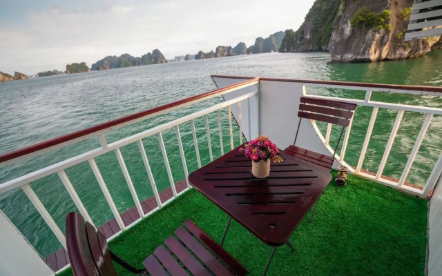 Charm Boutique Cruise