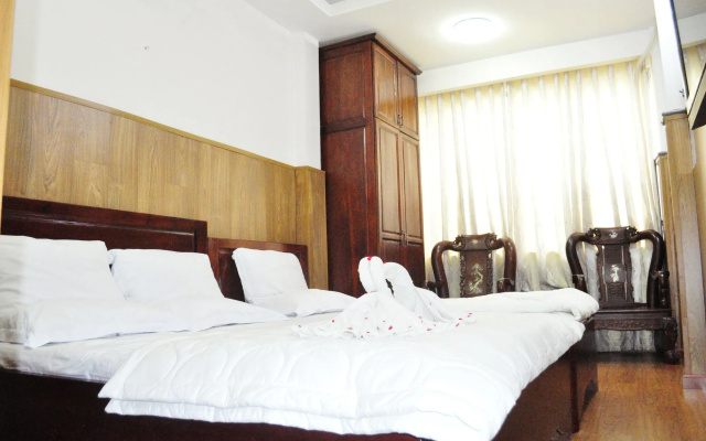 Around the World Hotel