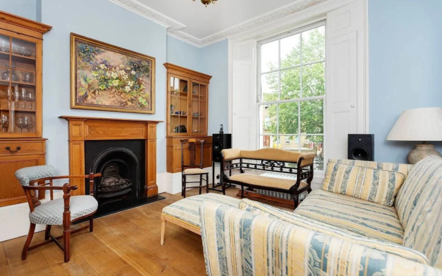 Islington Charm
