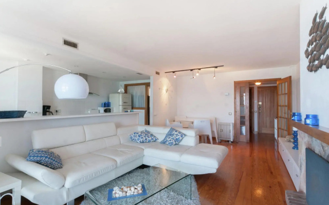 Luxury Apartment in L'Escala Catalonia with Beach Nearby