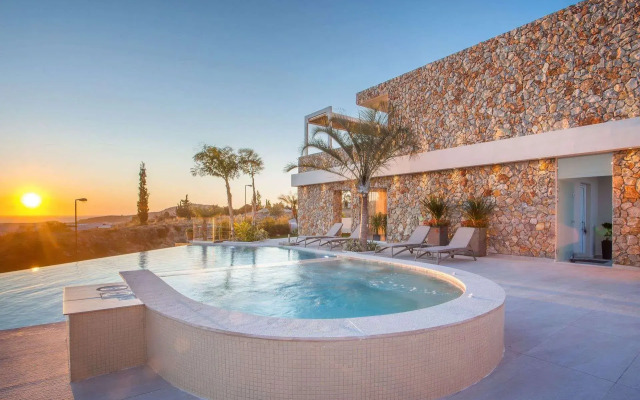 Venezia Luxury Living