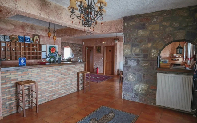 Faris Hotel - Charming Double Room Near Sparta
